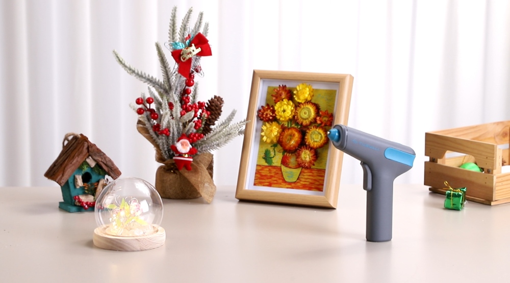 The Best 5 Glue Guns for Your Crafting Needs in 2023 - Craft projects for  every fan!